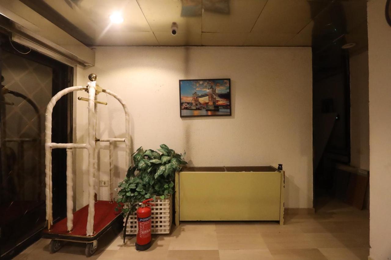 Mena Al Diyar 114 Hotel Ar Riyad Esterno foto